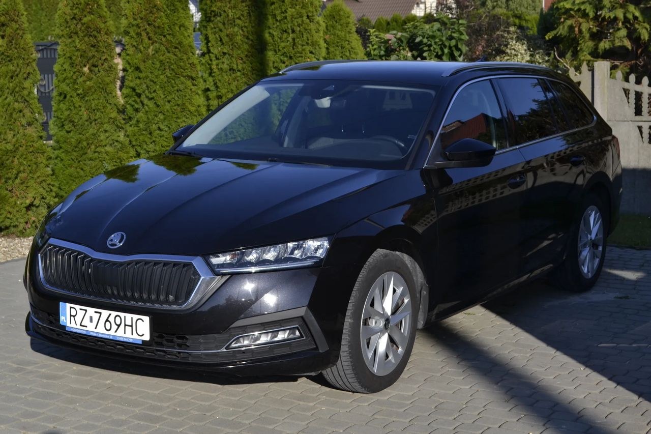 اشکودا اکتاویا 2.0 TDI DSG استایل