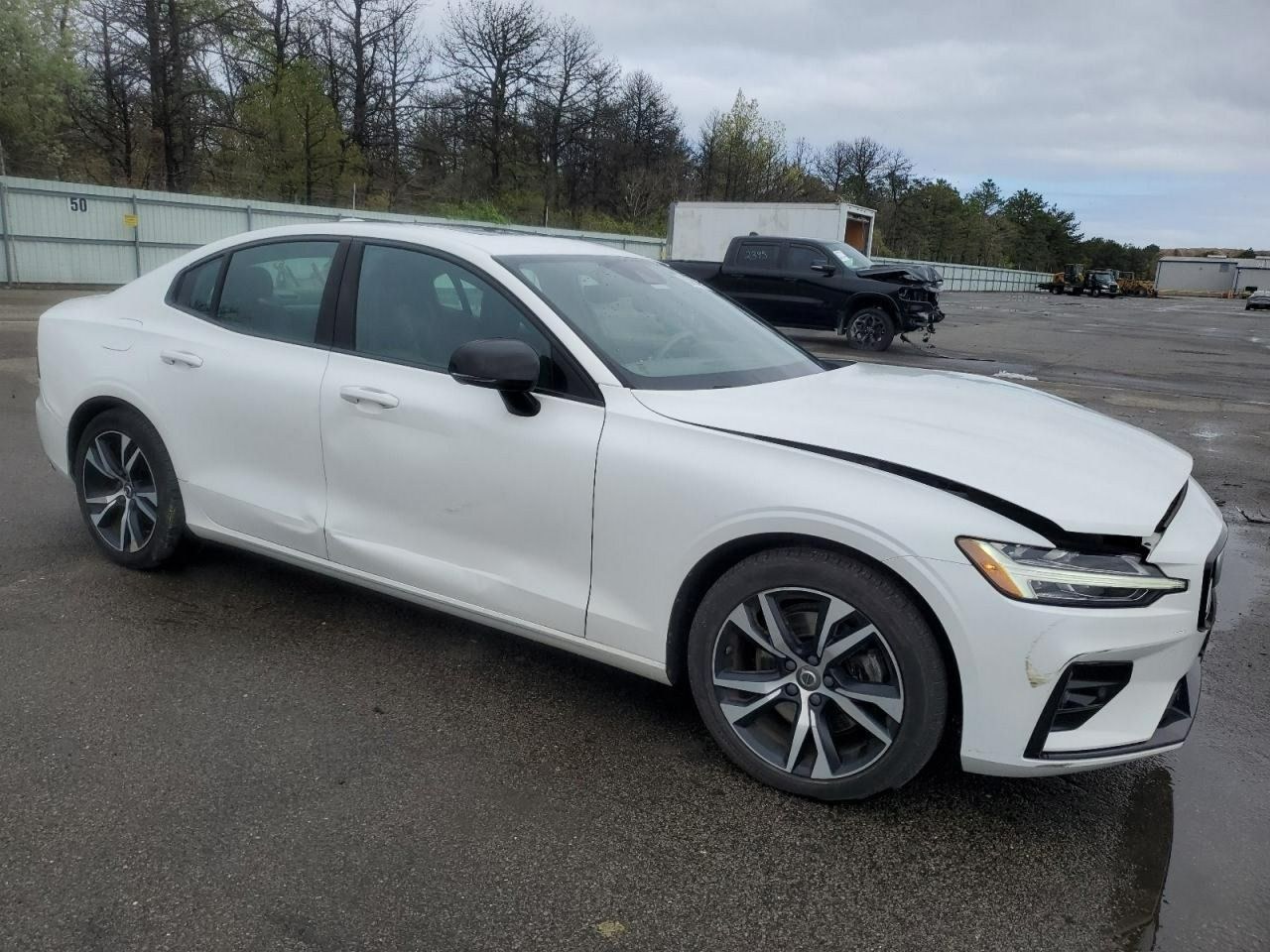 ولوو S60 T5 AWD آر-دیزاین