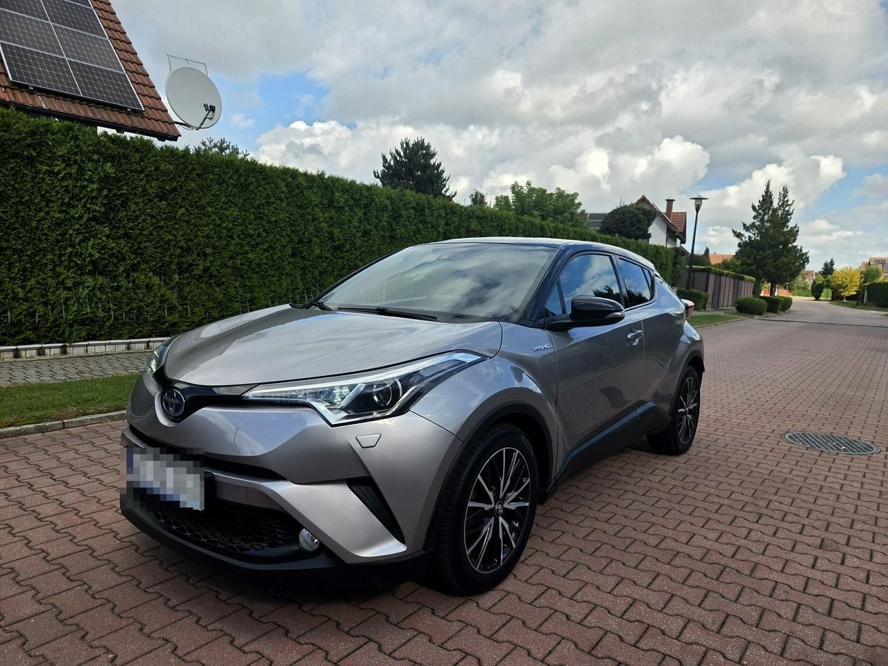 تویوتا C-HR 1.8 هیبرید کامفورت