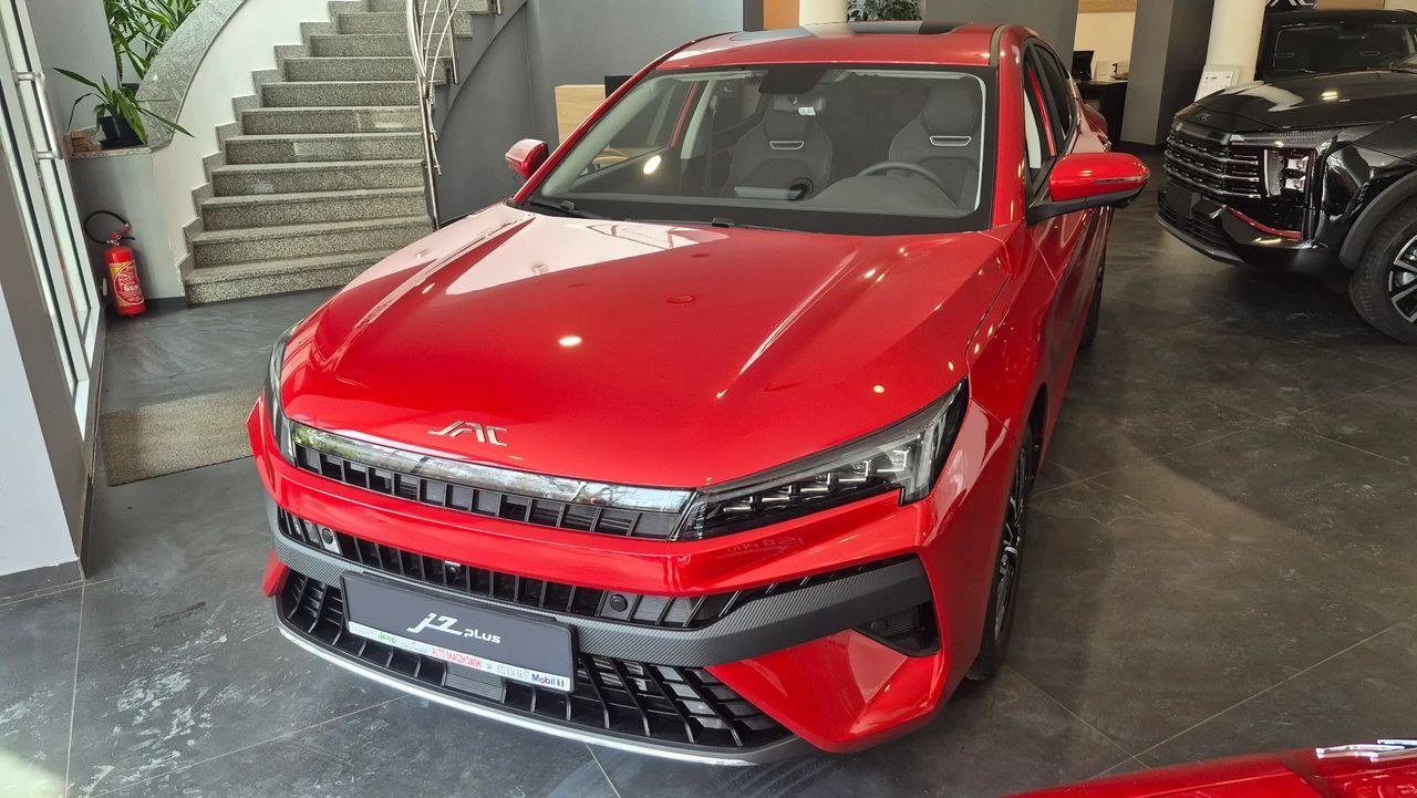 جک J7 پلاس CVT