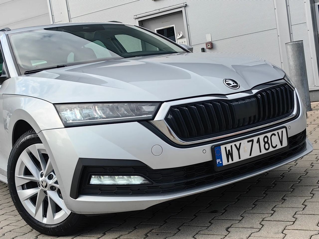 اشکودا اکتاویا 1.5 TSI بیزینس
