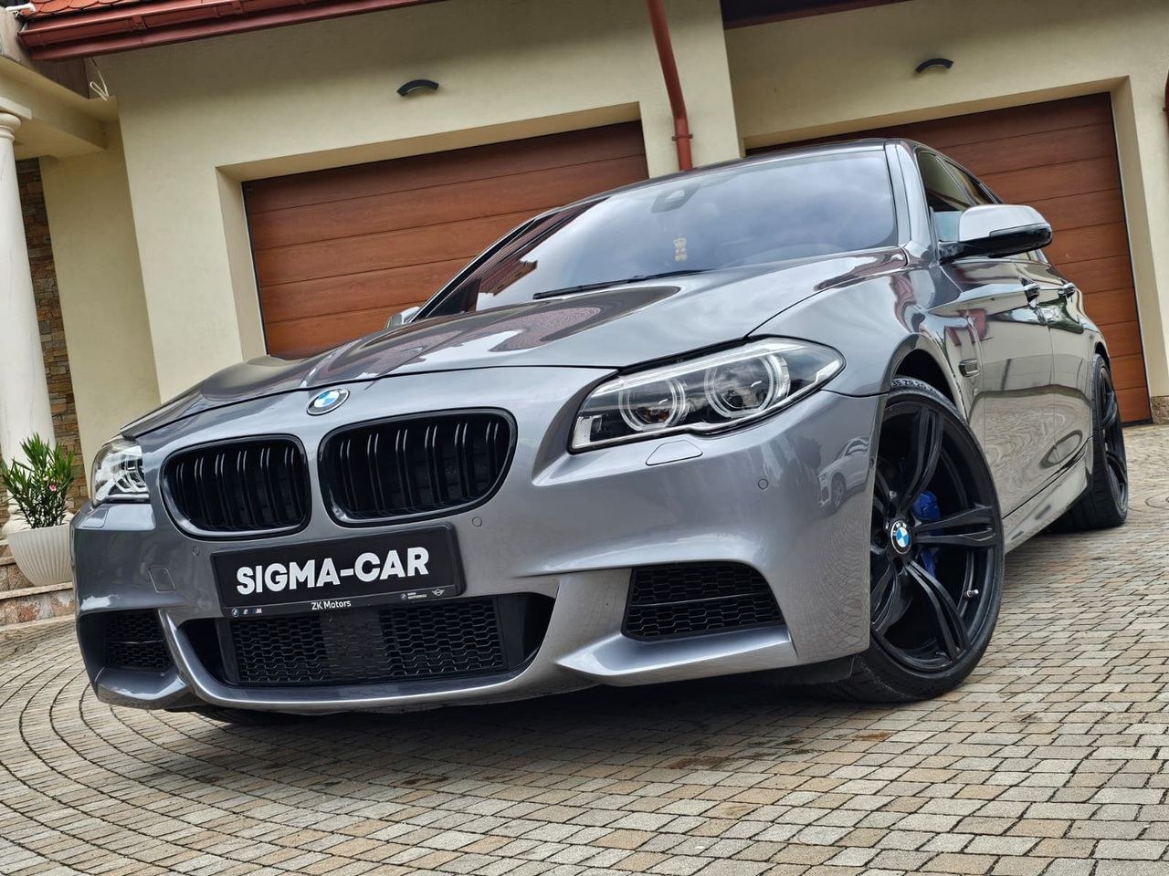 بی ام و سری 5 M550d xDrive اسپرت-اتومات