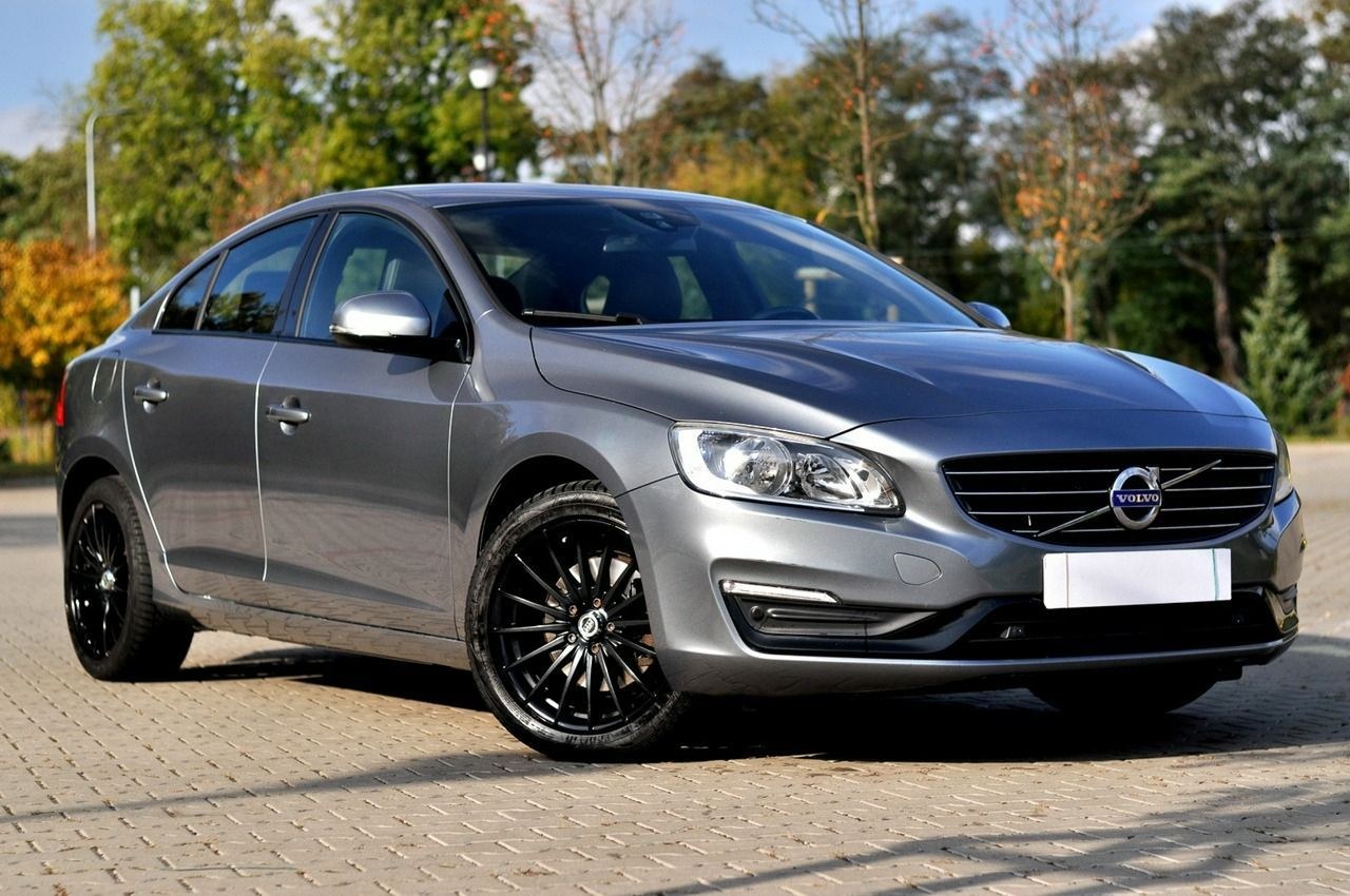 ولوو S60 D3 Drive-E مومنتوم