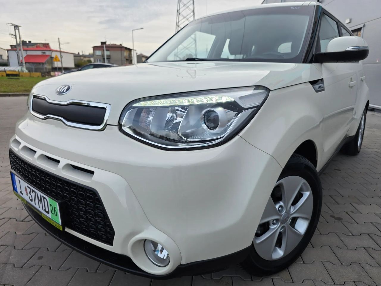 کیا سول 1.6 GDI نسخه سفید و قرمز
