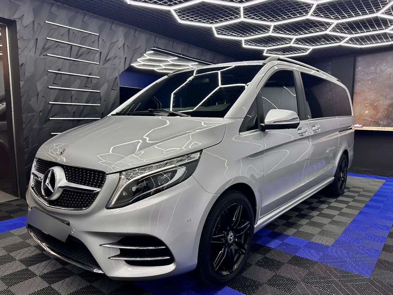 مرسدس بنز کلاس V 300 d آوانگارد 9G-Tronic (بلند)